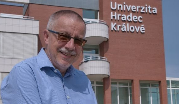 Za Piráty bude do Senátu v Hradci  kandidovat pedagog Vacek