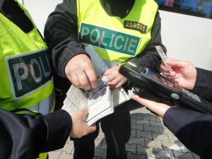 Policie na Královéhradecku zadržela 7 cizinců bez pracovního povolení