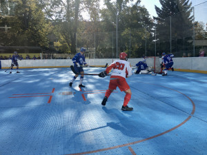 Hokejbalisté Hradce ovládli východočeské derby! Pardubice přitom letos ještě neprohrály