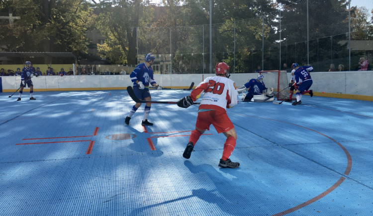 Hokejbalové derby patří Hradci! 
