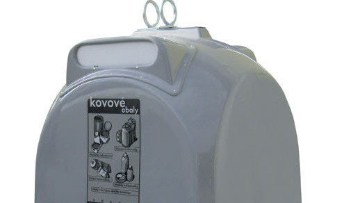 Nové kontejnery na sběr kovů. 