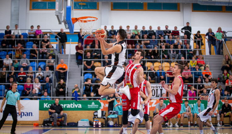 Těžké derby s Pardubicemi Sokoli nedokázali ovládnout. 