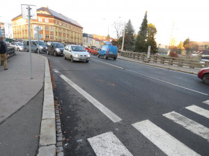 Řidič srazil na přechodu dítě, od místa nehody ujel. Policie hledá svědky a po řidiči pátrá