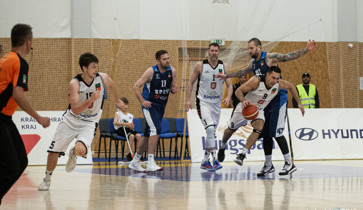 Hradečtí basketbalisté se posunuli v tabulce na deváté místo!