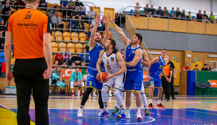 Královští Sokoli slaví letošní třetí výhru!