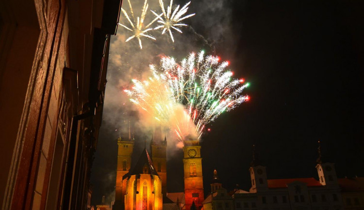Hradec o ohňostroj nepřijde
