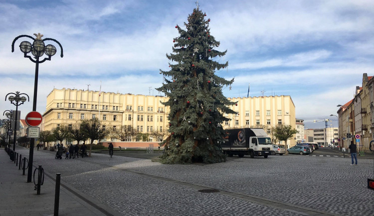 Vánoční strom na Masarykově náměstí