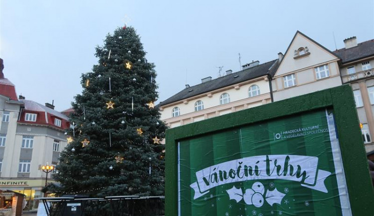 Startují vánoční trhy na Masarykově náměstí, potrvají do 22. prosince