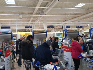 Frony v Tescu v Březhradě