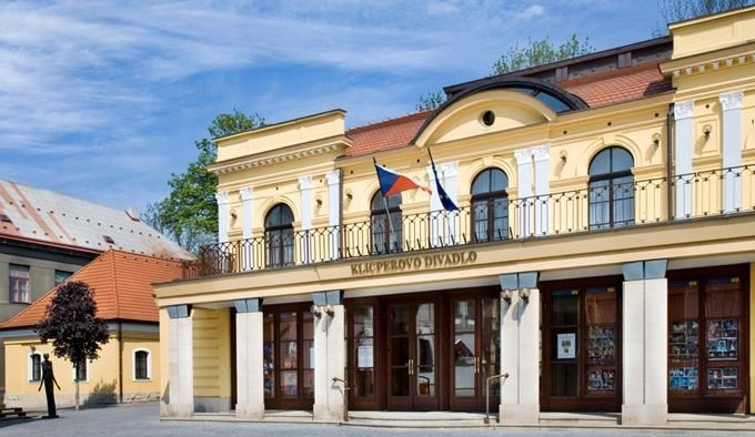 Klicperovo divadlo uvedlo Kunderovu hru o moci a její mámivosti