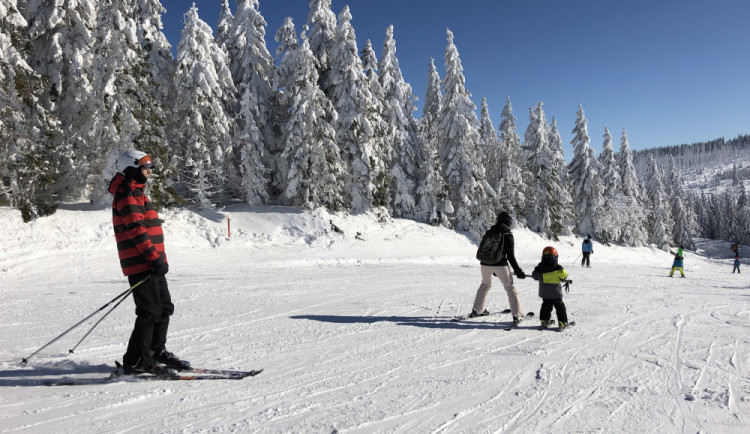 Hochficht zasypal přírodní sníh, Lipno a Zadov zasněžuje