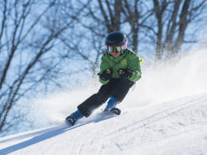 I přes vysoké teploty se dá v Krkonoších slušně lyžovat