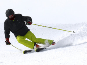 Díky technickému sněhu můžeme o víkendu na lyže do Krkonoš i Orlických hor