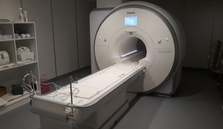 Nemocnice v Náchodě má novou magnetickou rezonanci za několik milionl korun