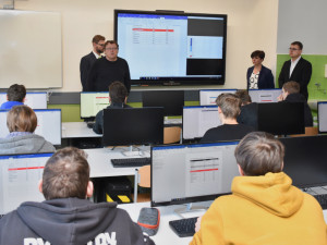Vocelovka v Hradci Králové má nové digitální učebny a dílny pro praktickou výuku