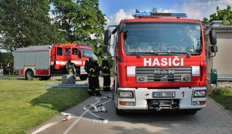 Požár v Křivicích má jednu oběť. Hasiči už nemohli pomoci