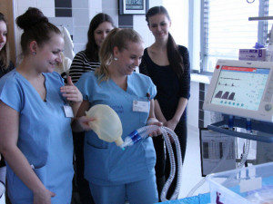 Studentům specializovaných lékařských oborů, poskytne Královéhradecký kraj další stipendia