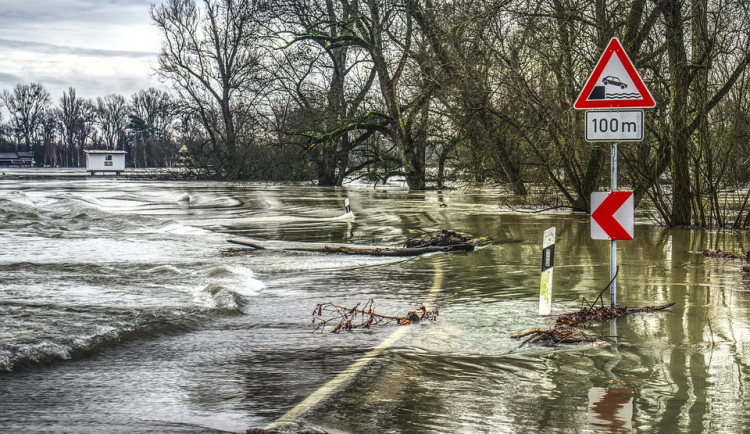 Meteorologové varují před větrem a povodněmi, výstraha platí pro celý Jihočeský kraj