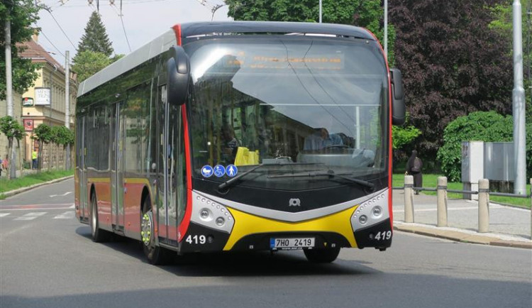 Hradec Králové zavádí opatření. Od soboty jízdenku u řidiče MHD nekoupíte