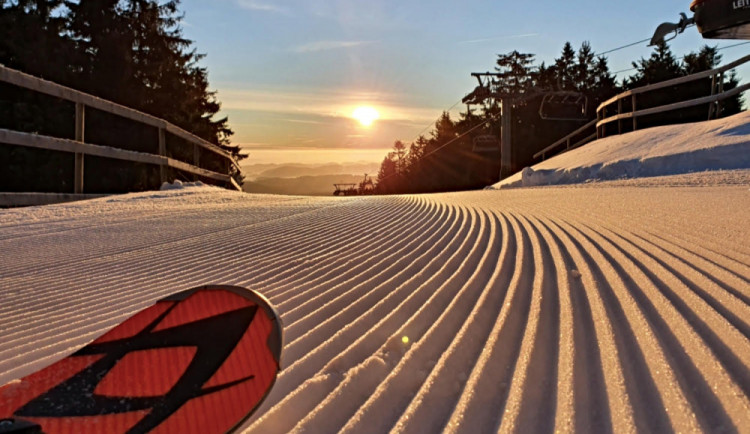 Skiareály na východě Čech kvůli koronaviru předčasně končí sezonu
