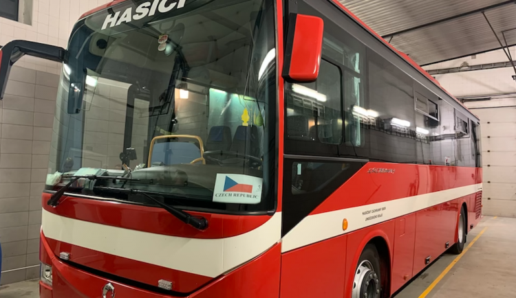 Hasiči vypravili pro Čechy v zahraničí speciální autobus