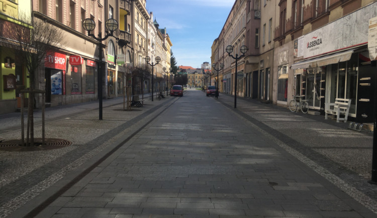 Prázdný Hradec Králové.