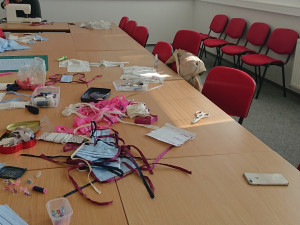 Šití roušek pro zaměstnance Technických služeb Hradce Králové