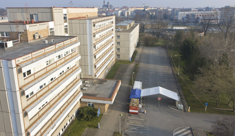 Odběrové místo v Fakultní necmocnici Hradec Králové využilo přes 30 lidí