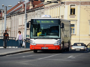Dopravní podnik Hradec Králové omezuje spoje. Jezdit se bude v prázdninovém režimu