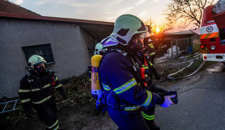 Zásah hasičů v rouškách.