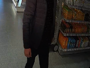 Záběr z bezpečnostní kamery.
