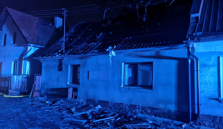 Dům po pžáru v Železnici na Jičínsku.