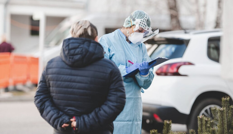 V Královéhradeckém kraji je 87 nakažených, dva lidé se vyléčili