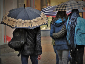 POČASÍ NA SOBOTU: Jako na podzim s deštěm