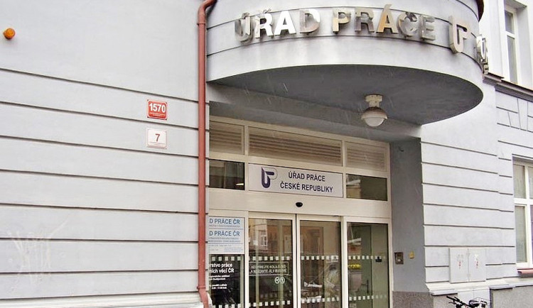 Nezaměstnanost v Královéhradeckém kraji zůstala v březnu na 2,5 procentech. V dubnu se do čísel začne promítat současné propouštění