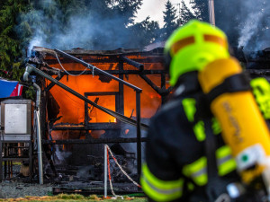 V Jaroměři lehla popelem dřevěná restaurace.