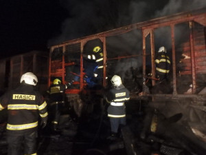 V železničním muzeu v Jaroměři hořelo. Někdo tu zapálil historický vagón