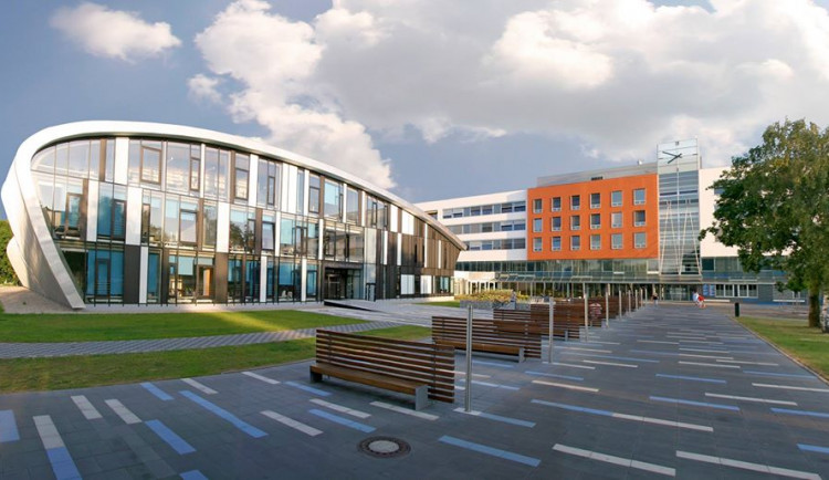 Jde to rychle. V kraji se uzdravila téměř polovina nemocných s COVID-19