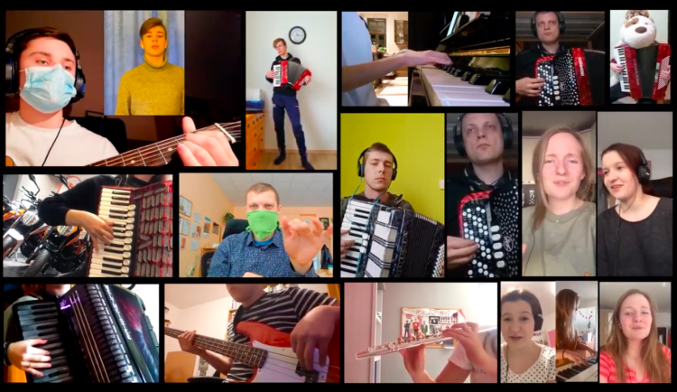 Žáci ZUŠ Střezina v Hradci Králové nahráli společný singl Karanténa. Každý ze svého domova