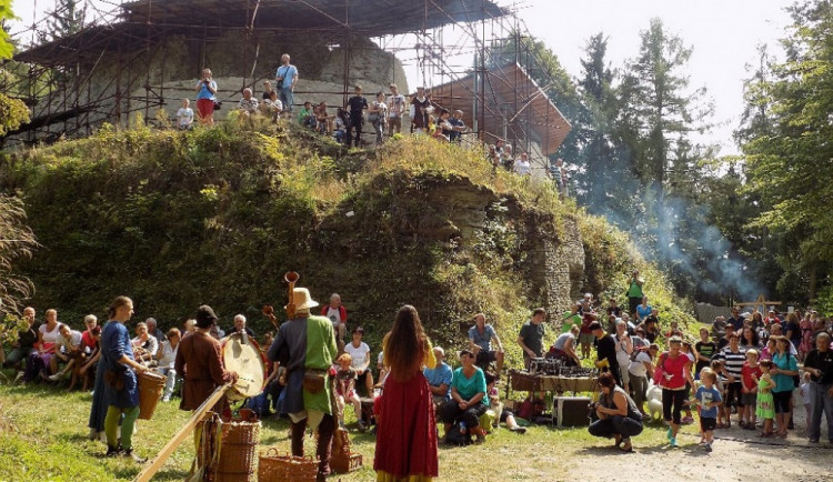 Hrad Vízmburk povyroste do výšky. Vysoký bude stejně jako před 36 lety