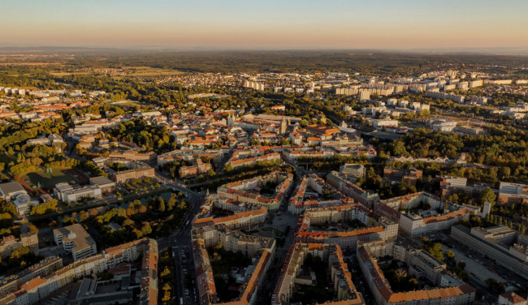 Kvůli pandemii příjde Hradec Králové o zhruba 365 milionů korun
