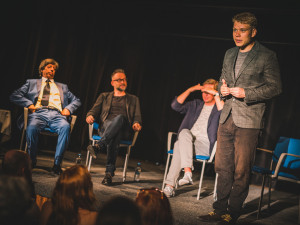 (NE)OBYČEJNÍ: Jsem mistr prů*erů, říká Vítek Martinec. V Hradci Králové pořádá talk show