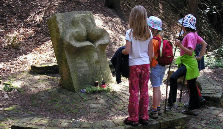 Kříž smíření na Bukové hoře u Teplic nad Metují
