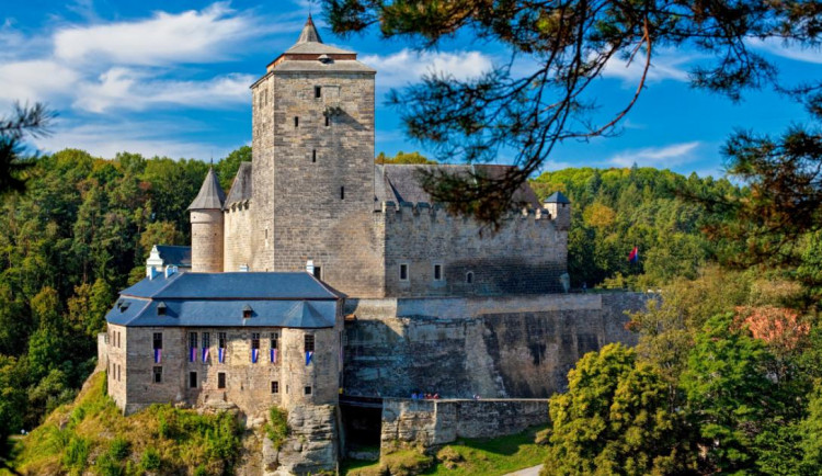 Rekonstrukce hradu Kost pokračuje. Veřejnosti se otevře příští měsíc