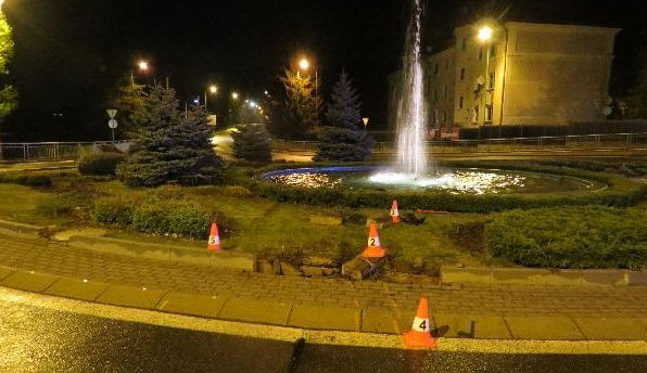 Na Trutnovsku boural další řidič bez řidičáku. Neměl technickou, bezpečnostní pásy a nadýchal skoro tři promile