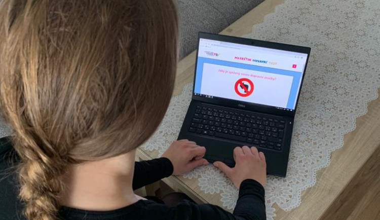 Online dopravní výchova oslovila tisíce žáků i učitelů.