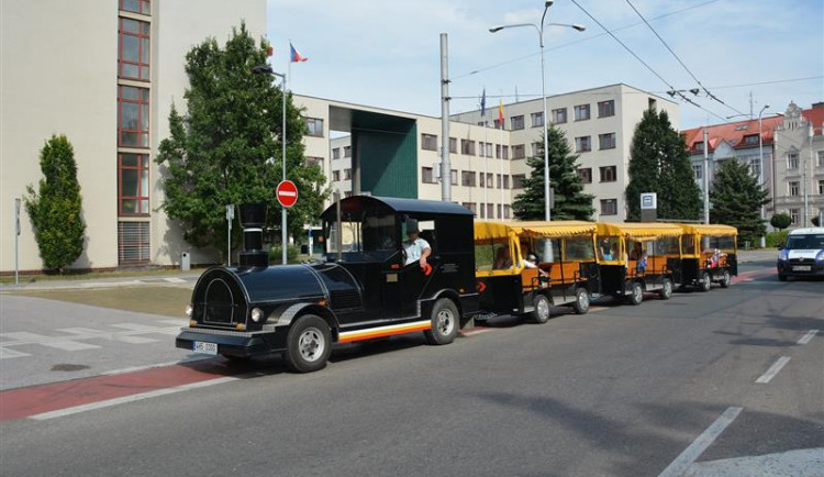Zítra vyjede turistický vláček. Hradcem Králové bude jezdit na dvou trasách