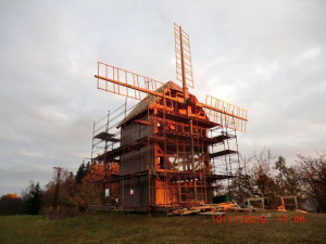 Větrný mlýn nad Borovnicí