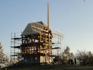 Větrný mlýn nad Borovnicí