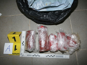 Trutnovská kriminálka našla u čtyř mužů desítky kilogramů trhavin